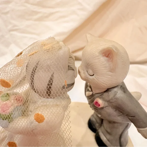 Vintage Schmid Musical Wedding Cats Figurine | Plays “Always” - Picture 6 of 10